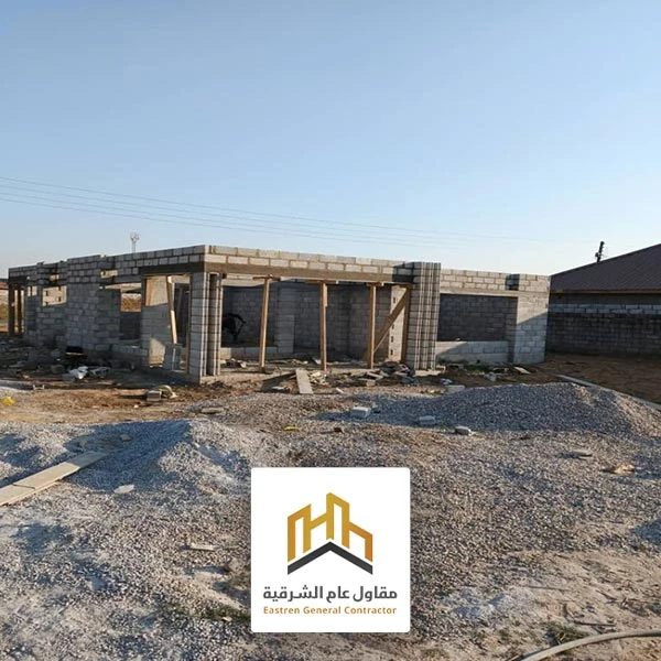 مقاول بناء الخبر